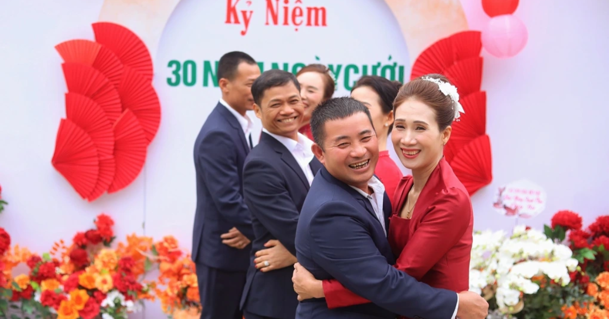 3 cặp bạn thân kết hôn cùng 1 năm, 30 năm sau vẫn quyết định tổ chức lễ kỷ niệm cùng 1 ngày - Ảnh 3. 3 cặp bạn thân kết hôn cùng 1 năm, 30 năm sau vẫn quyết định tổ chức lễ kỷ niệm cùng 1 ngày - Ảnh 3.