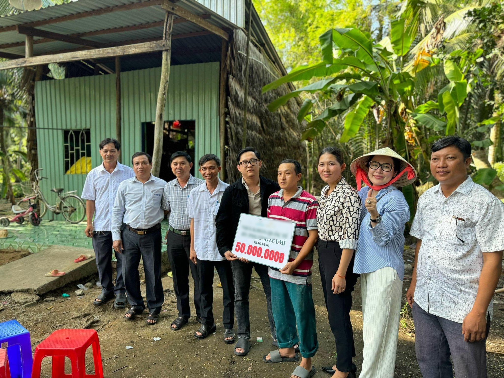 Hoa hậu Phương Lê hỗ trợ xây 10 nhà tình thương cho người dân có hoàn cảnh khó khăn  - Ảnh 3.