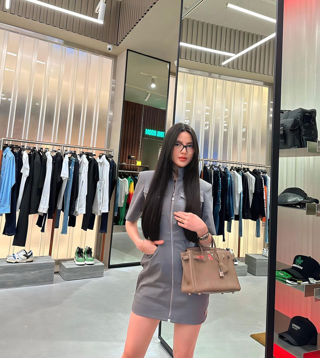 Vợ sắp cưới của cầu thủ Quang Hải là ai?- Ảnh 5. Vợ sắp cưới của cầu thủ Quang Hải là ai?- Ảnh 5.