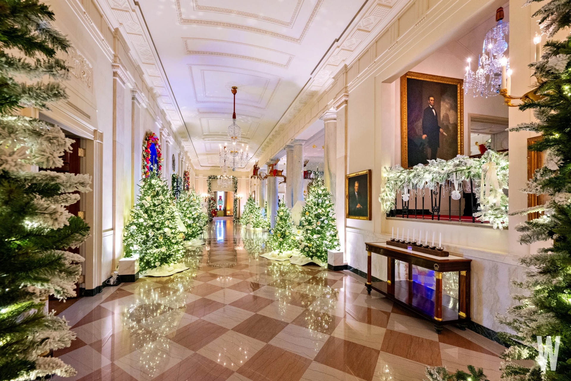 Nhà Trắng biến thành 'vườn cổ tích' trong kỳ nghỉ lễ Giáng sinh - Ảnh 18.