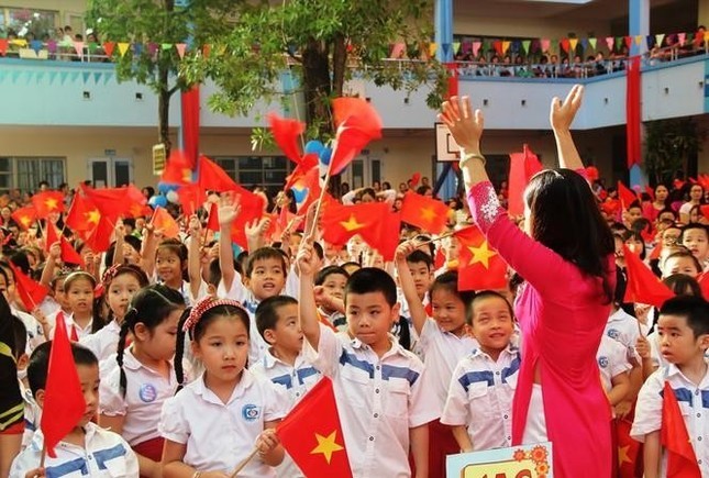 Hà Nội miễn 50% học phí năm học 2023-2024 cho một số nhóm đối tượng - Ảnh 1.