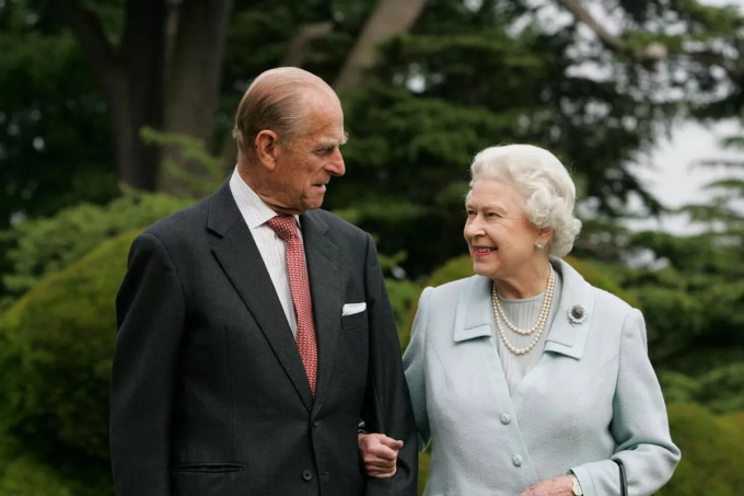 Cựu quản gia của Vương thất Anh tiết lộ &quot;chìa khóa&quot; cho mối quan hệ bền chặt của William và Kate, có liên quan đến 2 nhân vật quan trọng - Ảnh 2.