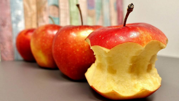 Cách ăn táo giúp giảm cân hiệu quả, bổ dưỡng gấp nhiều lần - Ảnh 1.