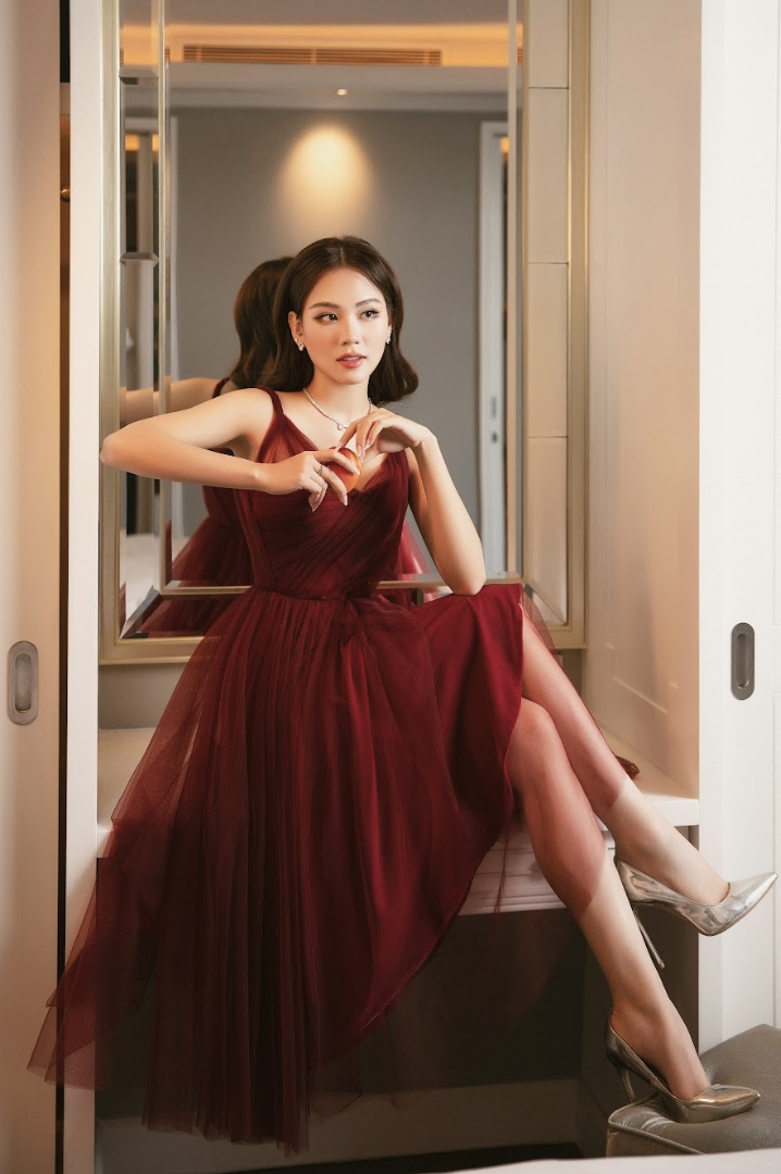 Hoa hậu Mai Phương thanh lịch trong loạt thiết kế mới nhất của NTK Lê Thanh Hòa - Ảnh 8.