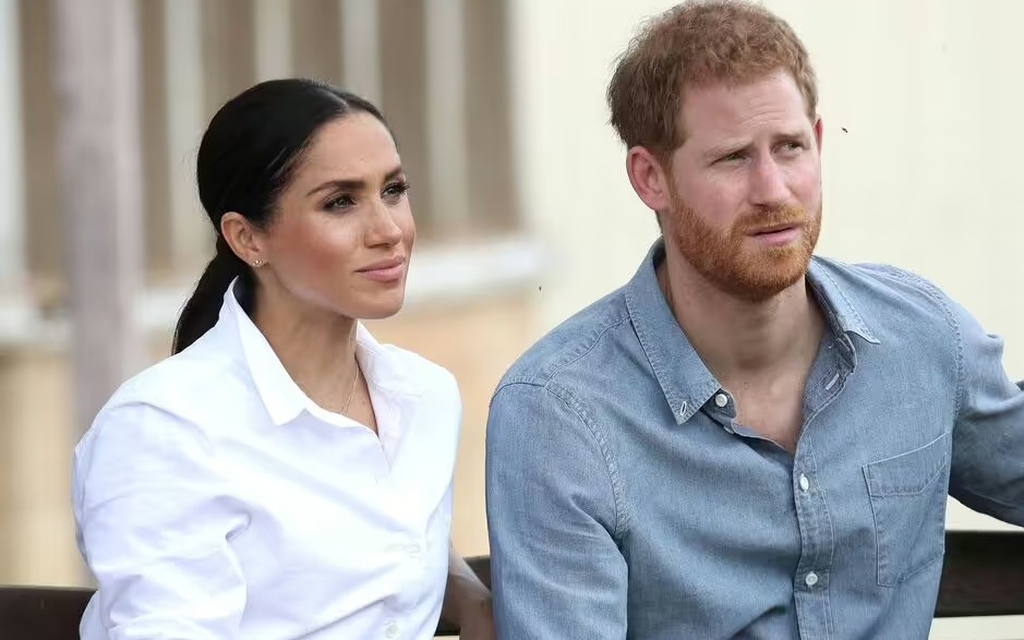 Rơi vào cảnh khủng hoảng tài chính, Meghan muốn về ở trong Cung điện Kensington 