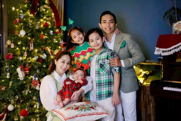 Phan Hiển tiết lộ tâm lý Khánh Thi 'bất ổn' sau khi sinh con thứ 3 - Ảnh 1.