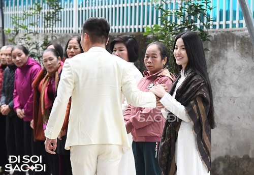 Xả ảnh nét căng Quang Hải đi hỏi cưới Chu Thanh Huyền, mức giá tráp lễ dạm ngõ gây tò mò- Ảnh 5.