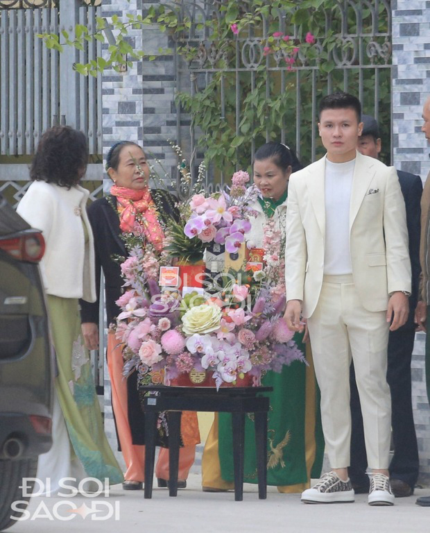 HOT: Quang Hải cùng gia đình xuất hiện tại nhà Chu Thanh Huyền, bắt đầu buổi lễ dạm ngõ- Ảnh 3.