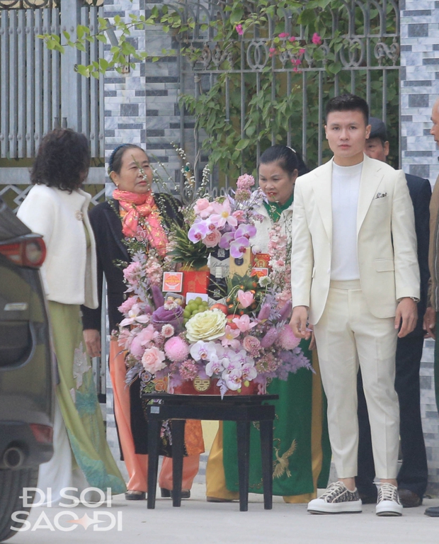 Xả ảnh nét căng Quang Hải đi hỏi cưới Chu Thanh Huyền, mức giá tráp lễ dạm ngõ gây tò mò- Ảnh 4.