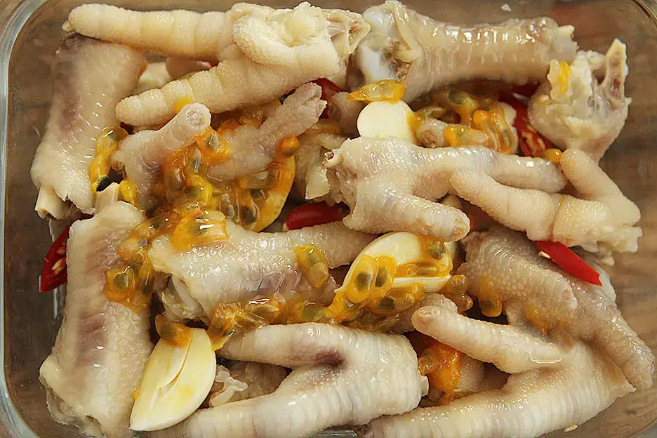 Mách bạn cách làm chân gà chua cay hấp dẫn đón Tết Nguyên đán 2024, ăn giải ngán "siêu cuốn" - Ảnh 5.