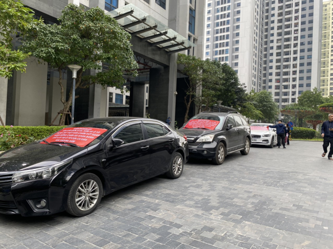 Thêm một chung cư ở Hà Nội tự ý tăng giá trông giữ xe hơn 30% khiến cư dân bức xúc phản đối, chính quyền vào cuộc - Ảnh 1.