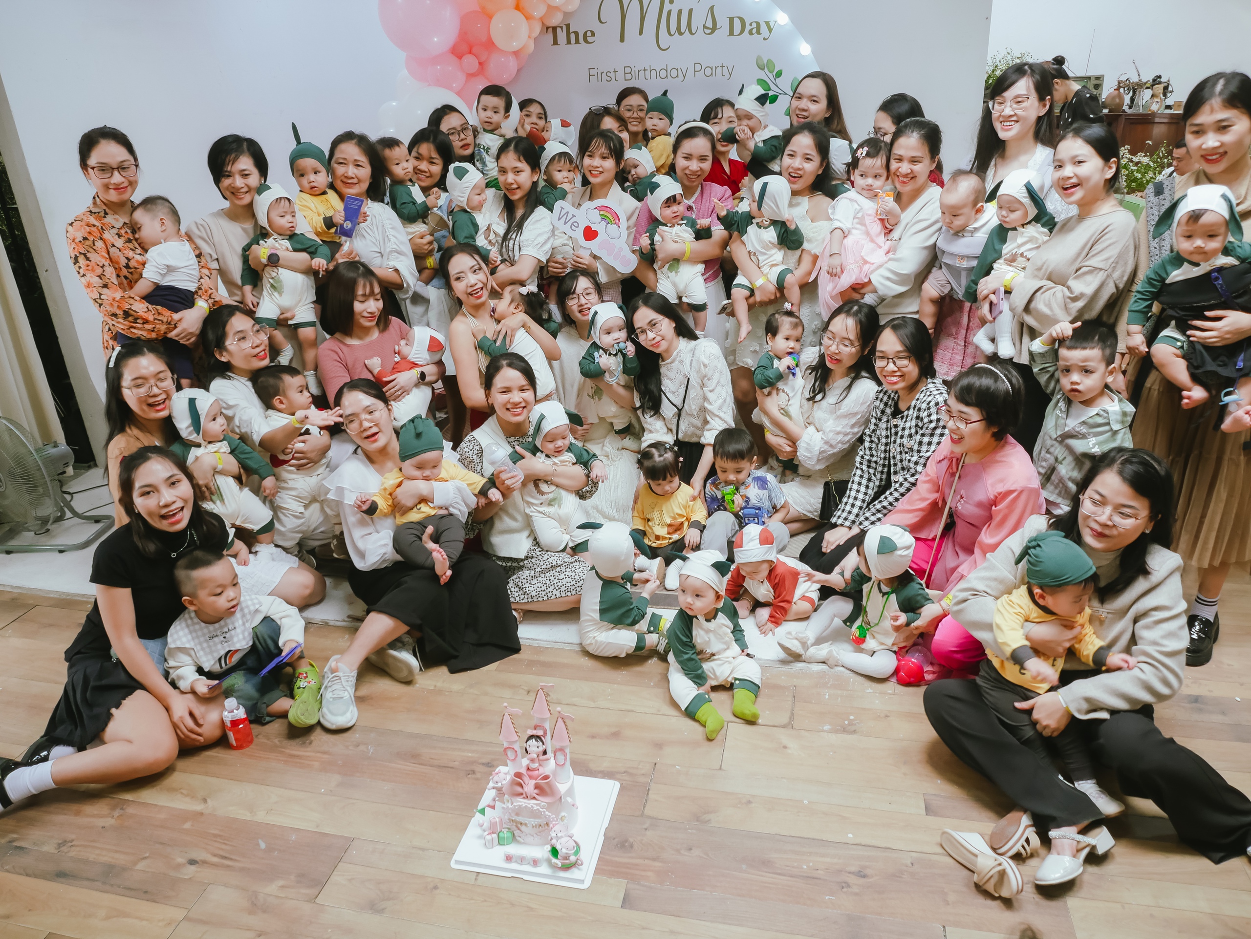 Hot TikToker là admin cộng đồng mẹ bé nổi tiếng tại Việt Nam tổ chức sinh nhật &quot;siêu to khổng lồ&quot; cho con gái yêu - Ảnh 7.