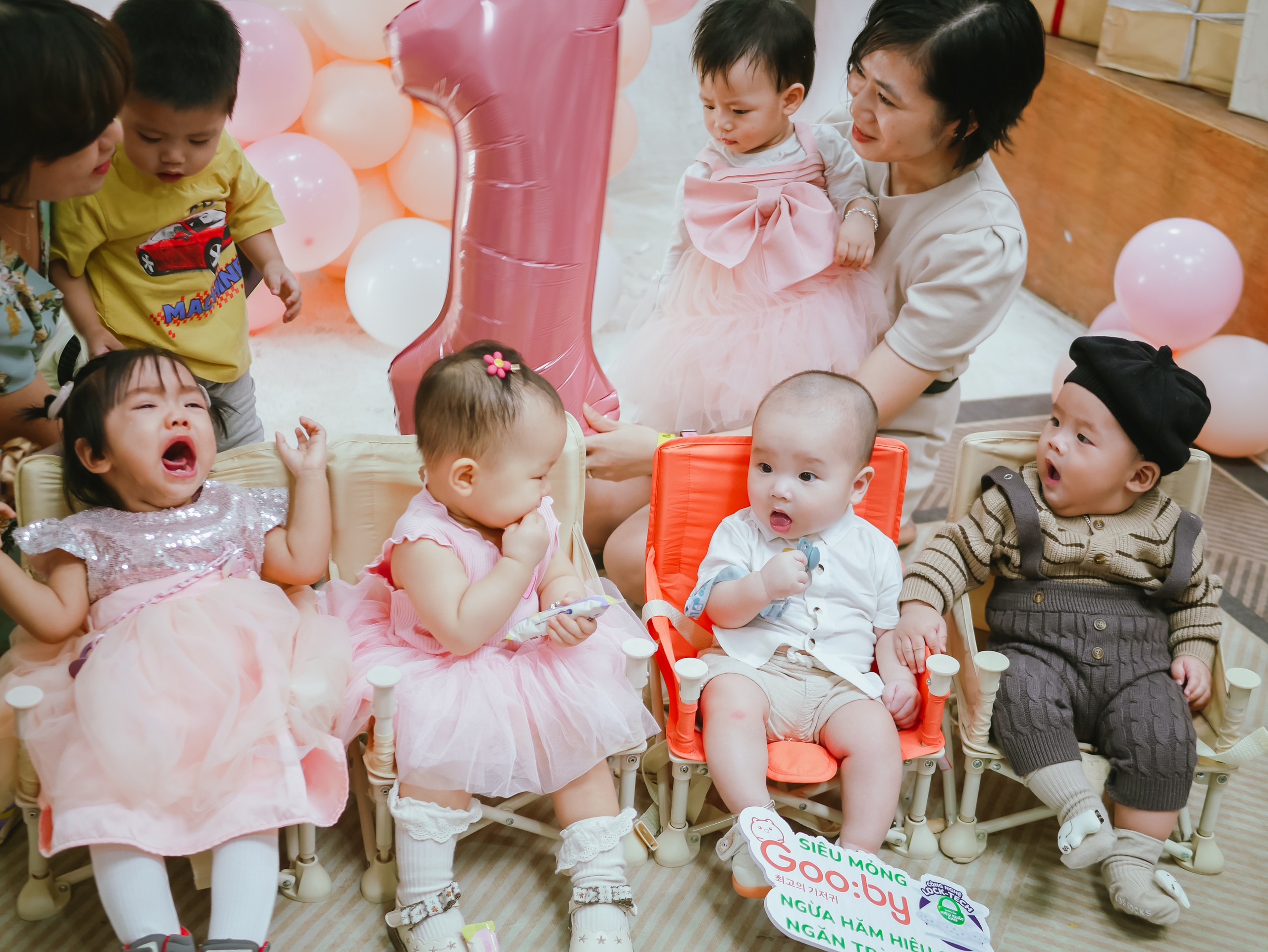 Hot TikToker là admin cộng đồng mẹ bé nổi tiếng tại Việt Nam tổ chức sinh nhật &quot;siêu to khổng lồ&quot; cho con gái yêu - Ảnh 8.