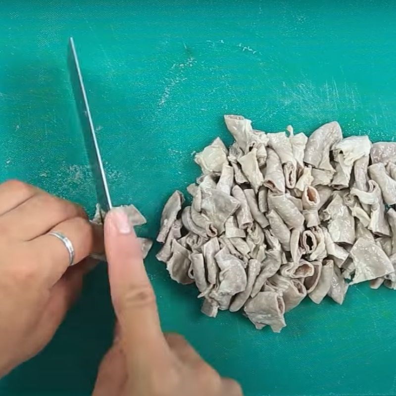 Thay đổi thực đơn gia đình bằng món lòng xào dưa siêu hot - Ảnh 9. Thay đổi thực đơn gia đình bằng món lòng xào dưa siêu hot - Ảnh 9.