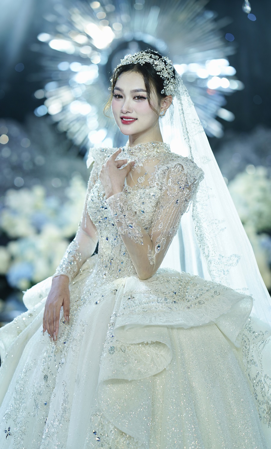 Lộ diện cô dâu trong đám cưới ở Ba Đình Hà Nội, từng đạt top cao trong các cuộc thi nhan sắc- Ảnh 1.