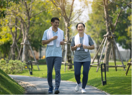 Chỉ 500 bước đi bộ mỗi ngày giúp người cao tuổi giảm nguy cơ mắc bệnh tim mạch - Ảnh 1.