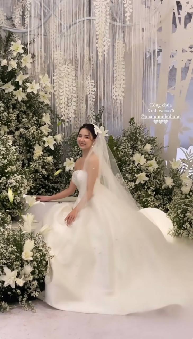 Cô dâu hot nhất MXH vừa tổ chức đám cưới tại resort ở Đà Nẵng: Choáng ngợp với quy mô, chú rể quẩy cực sung- Ảnh 1.