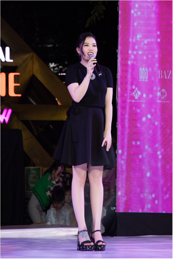 Doanh nh&acirc;n L&ecirc; Linh l&agrave;m Trưởng BTC show diễn của NTK Đức Vincie - Ảnh 1.