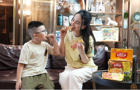 Tận hưởng hạnh phúc khi nuôi con vui khỏe như các mẹ showbiz Việt - Ảnh 2. Tận hưởng hạnh phúc khi nuôi con vui khỏe như các mẹ showbiz Việt - Ảnh 2.