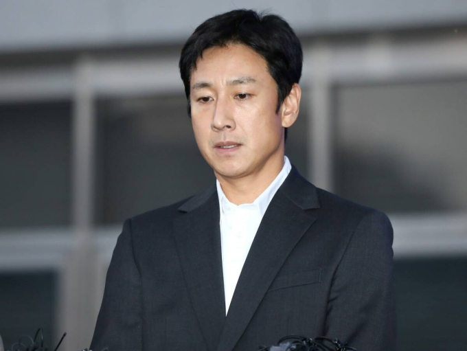 Vụ bê bối ma túy dài 69 ngày của Lee Sun Kyun: Cái kết đắng cho tài tử hàng đầu, tới lúc ra đi vẫn bị gọi là “tội phạm” - Ảnh 2.