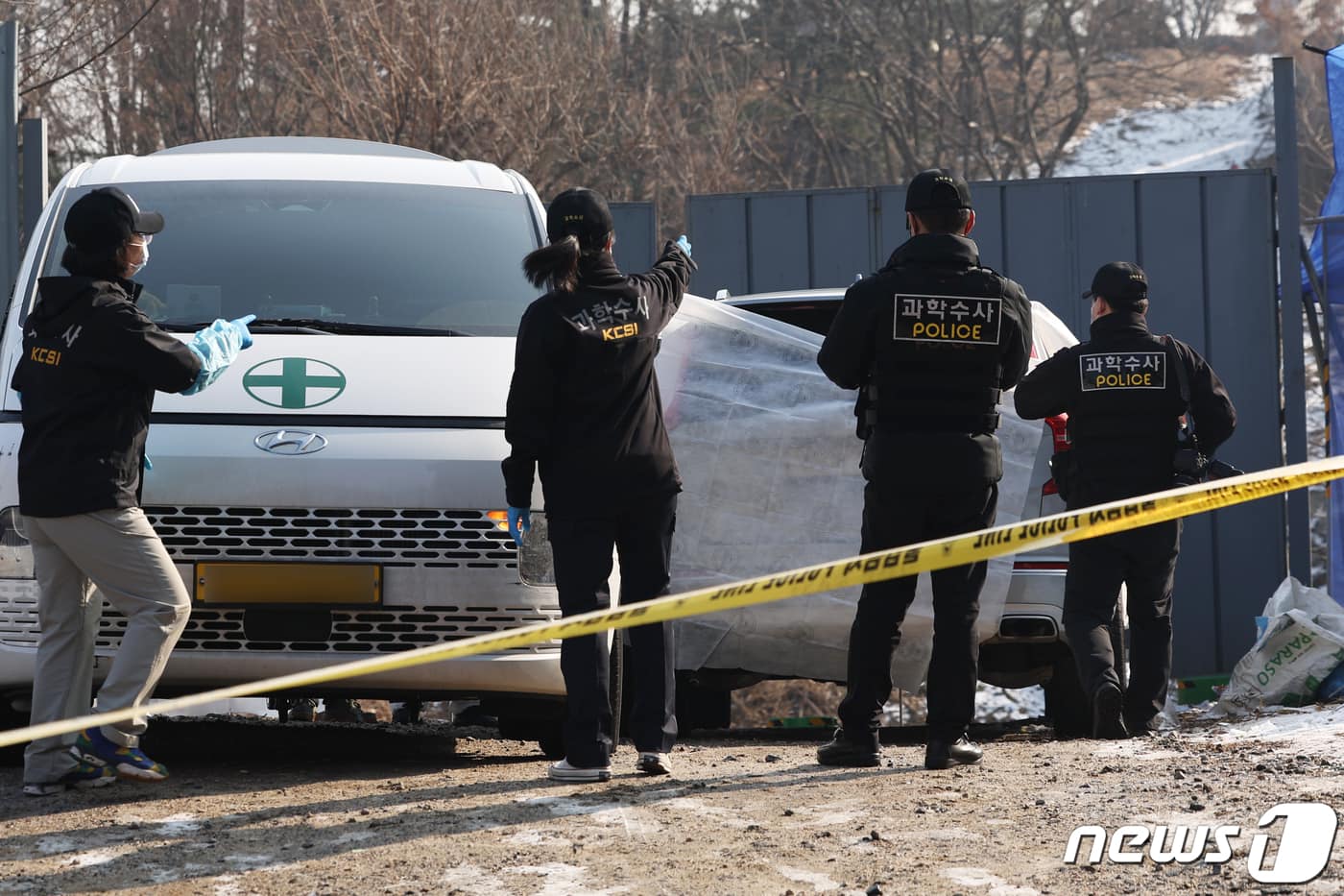 Cảnh sát tìm thấy Lee Sun Kyun thông qua định vị điện thoại, khẳng định không có thư tuyệt mệnh tại hiện trường- Ảnh 1.