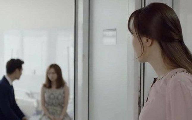 T&igrave;nh cờ nh&igrave;n thấy ch&igrave;a kh&oacute;a lạ trong &ocirc; t&ocirc;, vợ t&ograve; m&ograve; t&igrave;m kiếm rồi ph&aacute;t hiện b&iacute; mật của chồng - Ảnh 1.