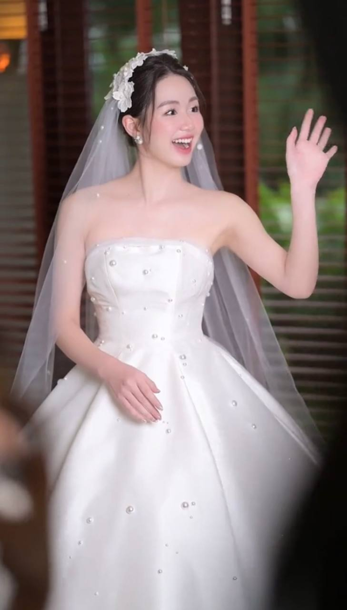 Lộ khoảnh khắc mặt mộc của cô dâu hot nhất MXH, liệu có còn “cực phẩm” như netizen ca ngợi? - Ảnh 5.