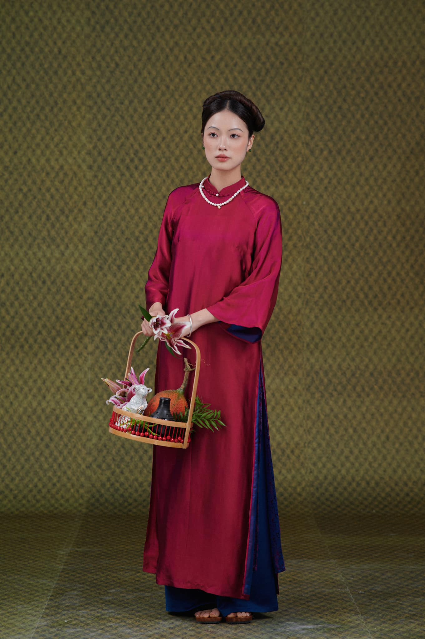 Áo dài trơn diện Tết: Nàng nào mê nét truyền thống, thanh lịch thì phải sắm ngay, giá chỉ từ 450.000 VNĐ- Ảnh 5. Áo dài trơn diện Tết: Nàng nào mê nét truyền thống, thanh lịch thì phải sắm ngay, giá chỉ từ 450.000 VNĐ- Ảnh 5.