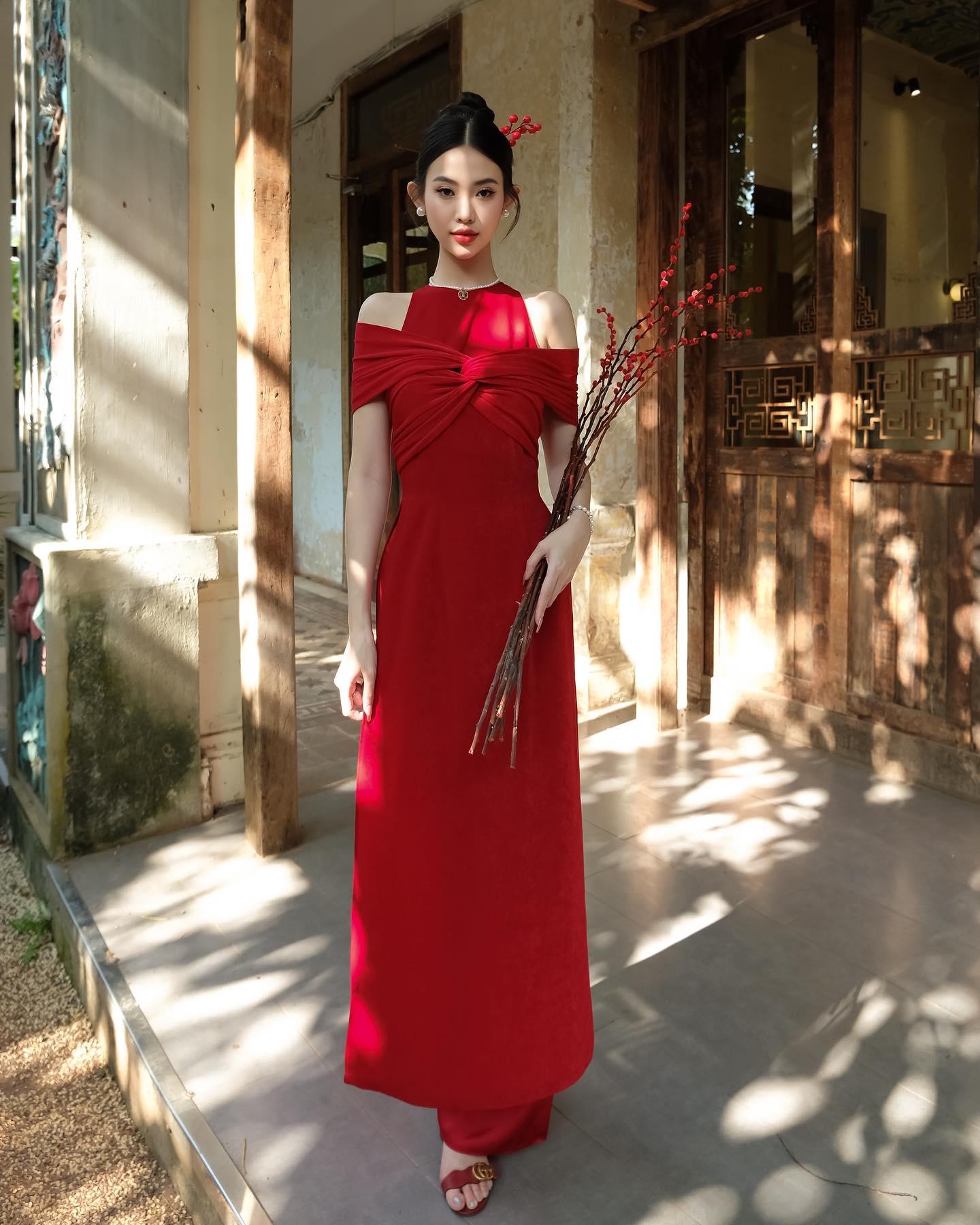 Áo dài trơn diện Tết: Nàng nào mê nét truyền thống, thanh lịch thì phải sắm ngay, giá chỉ từ 450.000 VNĐ- Ảnh 6. Áo dài trơn diện Tết: Nàng nào mê nét truyền thống, thanh lịch thì phải sắm ngay, giá chỉ từ 450.000 VNĐ- Ảnh 6.