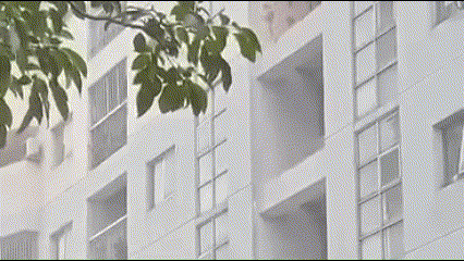 TPHCM: Người đàn ông nhảy từ tầng 5 xuống đất, nhiều người ngỡ ngàng - Ảnh 1. TPHCM: Người đàn ông nhảy từ tầng 5 xuống đất, nhiều người ngỡ ngàng - Ảnh 1.