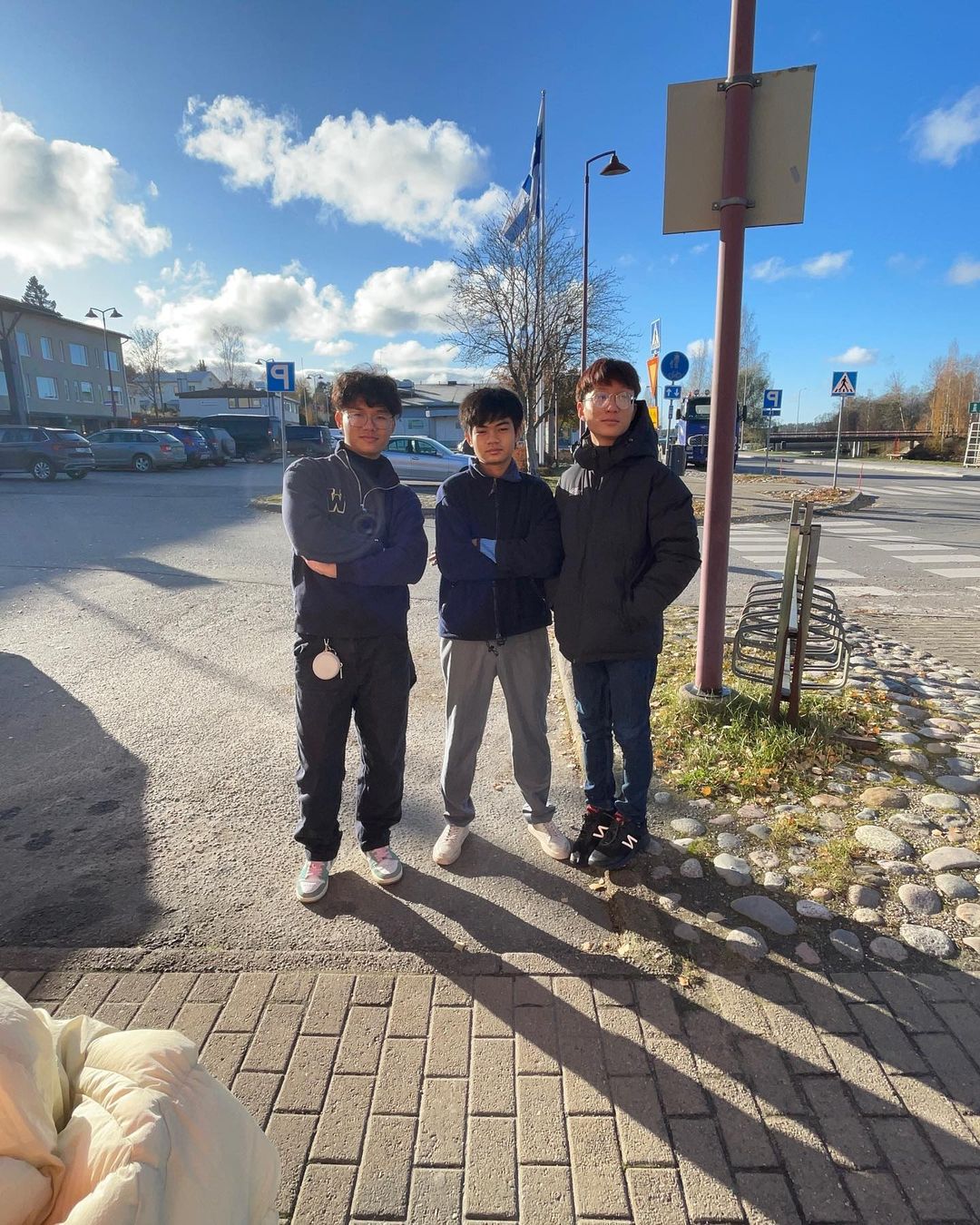 3 thanh niên Việt bỗng nổi tiếng sau 7749 "kiếp nạn" bán cafe muối ở Phần Lan: Thu nhập thì sao?- Ảnh 1.