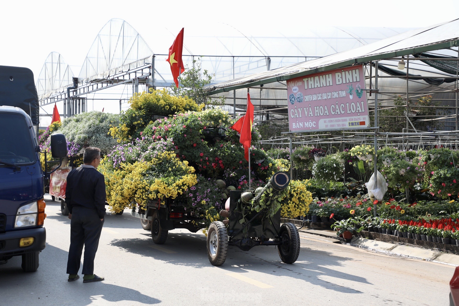 Thủ phủ hoa nổi tiếng miền Bắc rực rỡ sắc màu bước vào vụ Tết - Ảnh 24.