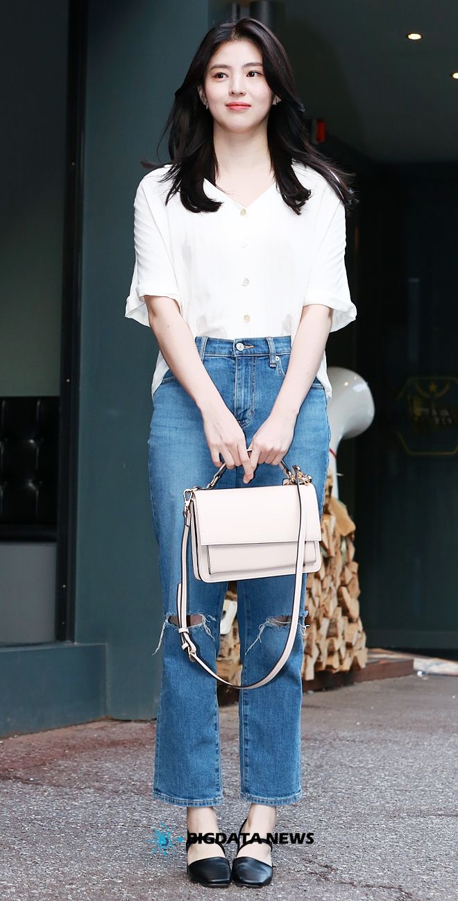 Phong cách diện quần jeans của Han So Hee: Phối đồ dịu dàng hay cá tính cũng đều đẹp xuất sắc - Ảnh 3.