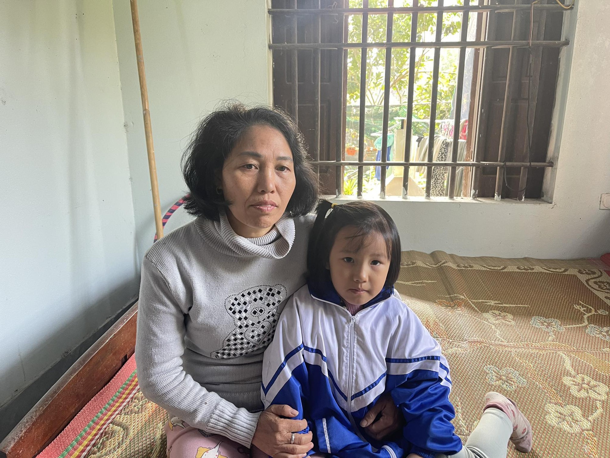 Tương lai mù mịt bé gái 6 tuổi sinh ra không có bố, mẹ mất vì tai nạn- Ảnh 5. Tương lai mù mịt bé gái 6 tuổi sinh ra không có bố, mẹ mất vì tai nạn- Ảnh 5.