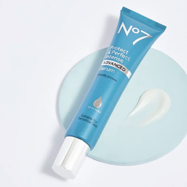 Top 5 serum bình dân tốt nhất năm 2023: Không chỉ dưỡng ẩm, mà chống lão hóa cũng rất ấn tượng - Ảnh 5. Top 5 serum bình dân tốt nhất năm 2023: Không chỉ dưỡng ẩm, mà chống lão hóa cũng rất ấn tượng - Ảnh 5.