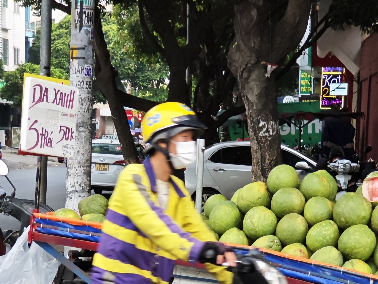 Bưởi da xanh dội chợ- Ảnh 4.