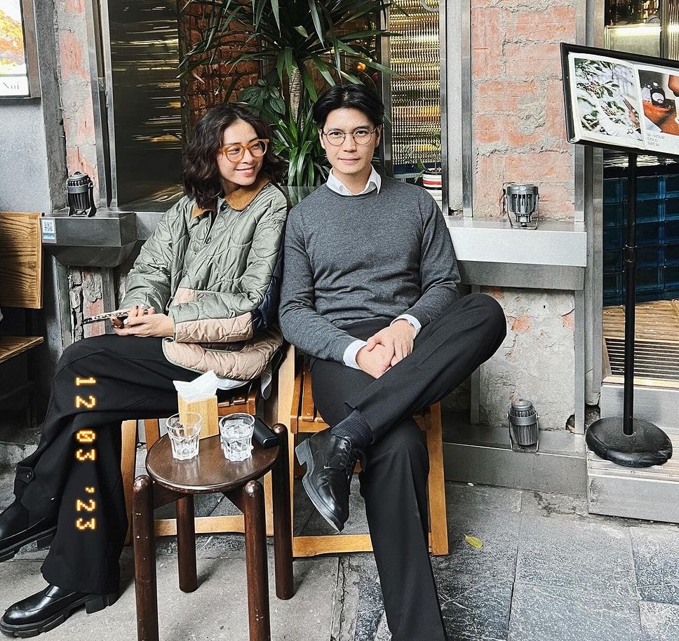 Gu thời trang &quot;chất&quot; cả đôi của cặp vợ chồng Ngô Thanh Vân và Huy Trần - Ảnh 2.