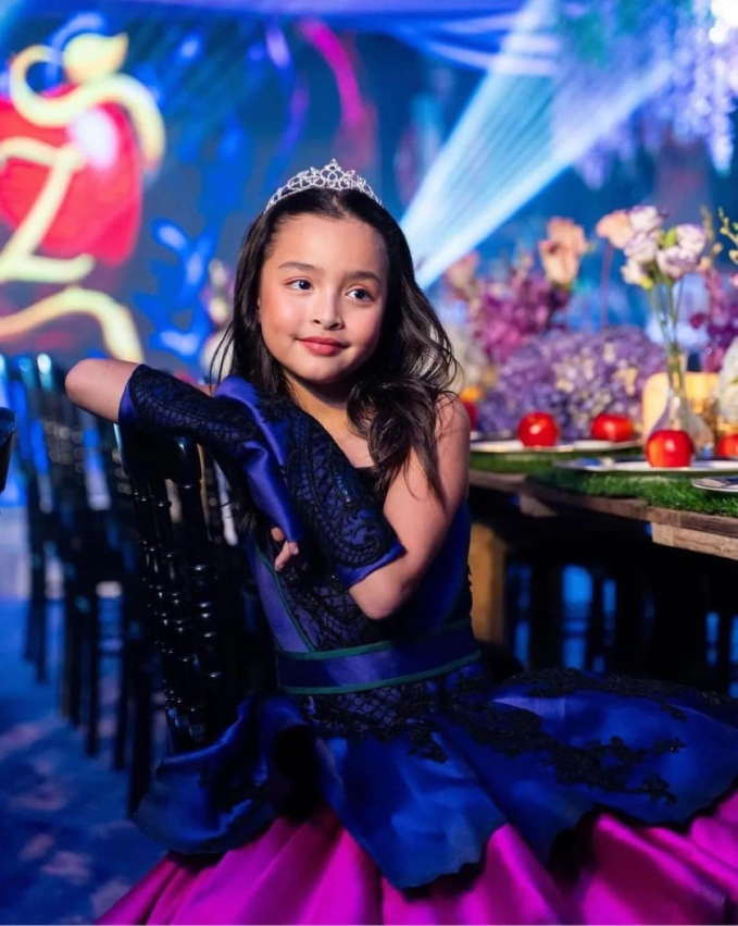 Clip hot: Ái nữ nhà mỹ nhân đẹp nhất Philippines hóa thân thành công chúa trong tiệc sinh nhật 8 tuổi, khiến 250 ngàn người phát sốt - Ảnh 5.
