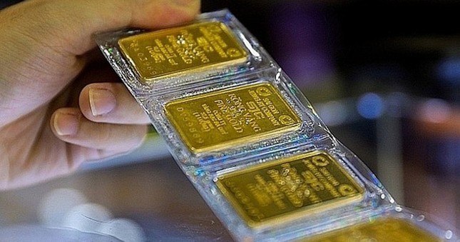 V&agrave;ng trong nước tăng bất chấp gi&aacute; thế giới đột ngột giảm mạnh - Ảnh 1.