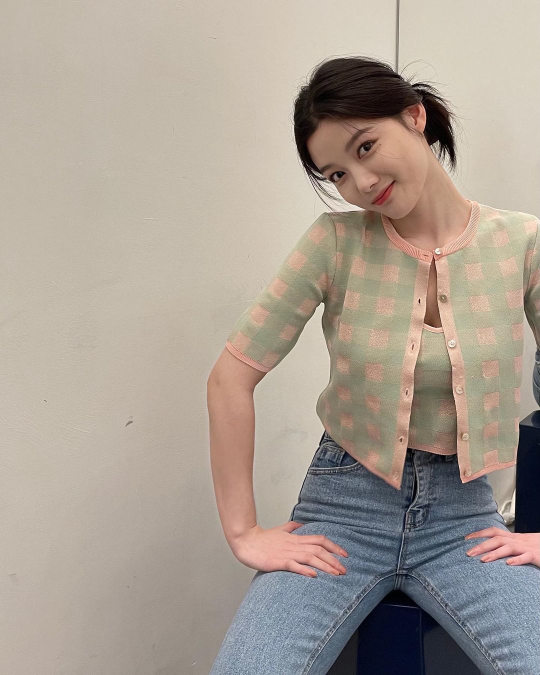 Style đời thường của Kim Yoo Jung: Sành điệu, sang xịn, xứng làm "sách mẫu" mặc đẹp cho các chị em- Ảnh 6. Style đời thường của Kim Yoo Jung: Sành điệu, sang xịn, xứng làm "sách mẫu" mặc đẹp cho các chị em- Ảnh 6.