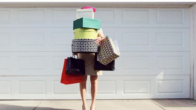 Người phụ nữ 43 tuổi tổng kết lại 10 việc chi tiền &ldquo;đ&aacute;ng tiếc nhất&rdquo; trong đời của m&igrave;nh - Ảnh 2.