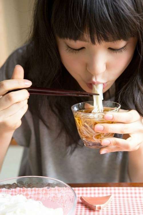 Kiểu giảm cân gây mất cơ nhanh lại không giảm được lạng mỡ nào, tiếc là nhiều chị em hay làm theo - Ảnh 1. Kiểu giảm cân gây mất cơ nhanh lại không giảm được lạng mỡ nào, tiếc là nhiều chị em hay làm theo - Ảnh 1.