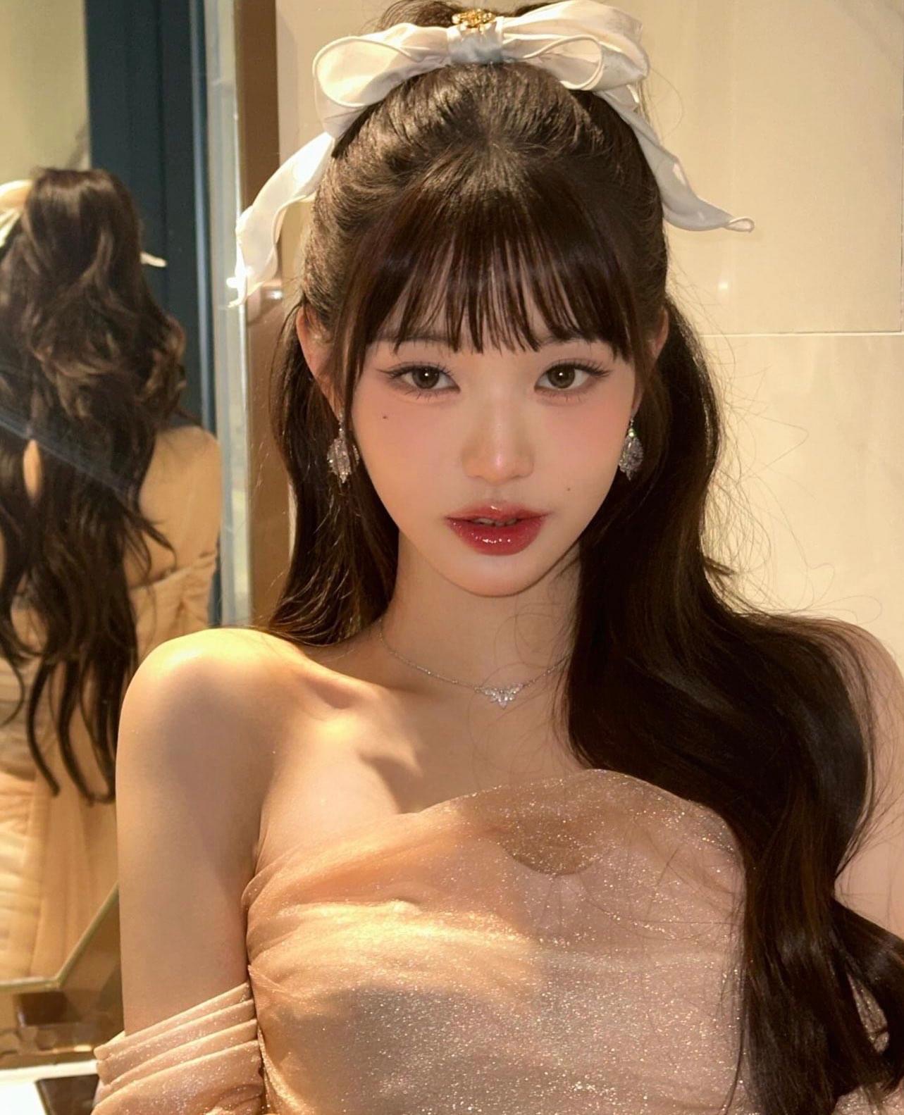 Creating the same princess look: Lisa caused a stir on all platforms, Jang Wonyoung received controversy for 1 reason - Photo 4.