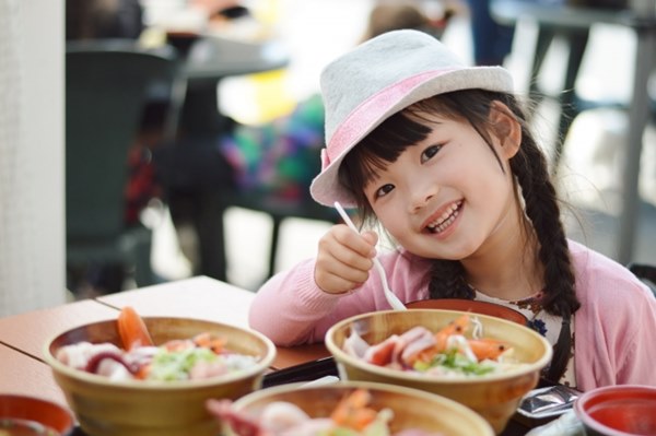 2 món ăn và 3 động tác giúp trẻ cao lớn nhanh trong Đông y - Ảnh 2.
