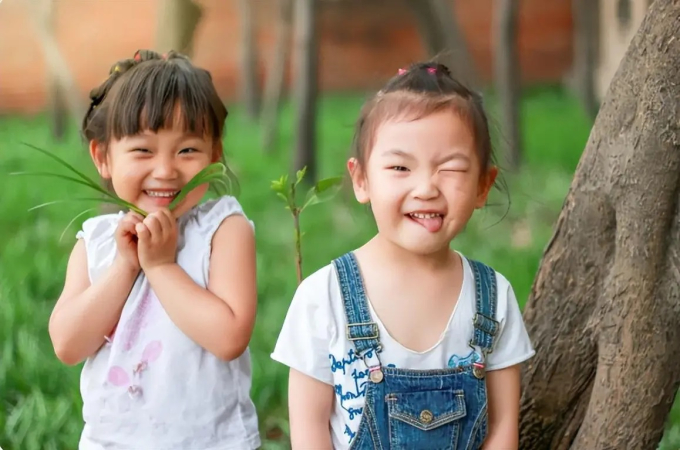 Sau khi đi học về, nếu cha mẹ làm được 3 điều này, con cái không chỉ học hành &quot;lên tay&quot; mà còn được lợi cả đời - Ảnh 1.