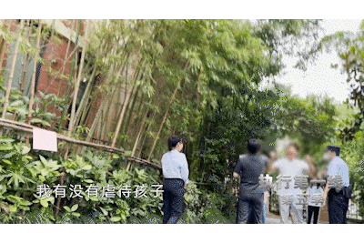 Người đàn ông tự tát mình liên tục: Đằng sau là câu chuyện ly kì, nhưng khổ nhất vẫn là những đứa trẻ - Ảnh 3. Người đàn ông tự tát mình liên tục: Đằng sau là câu chuyện ly kì, nhưng khổ nhất vẫn là những đứa trẻ - Ảnh 3.