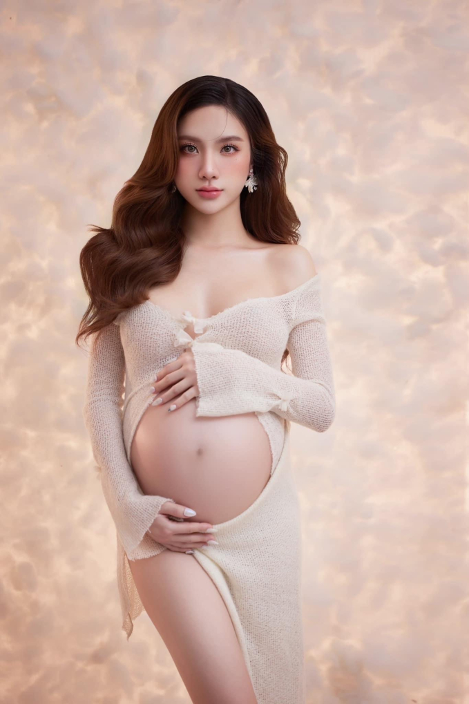 Sao nữ Vbiz thông báo mang bầu song thai, khoe ảnh nét căng ở tháng cuối thai kỳ - Ảnh 1.