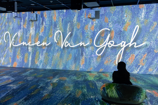 Review triển lãm Van Gogh đầu tiên tại Việt Nam, mọi thứ hoàn toàn khác với mọi nơi trên thế giới? - Ảnh 1.