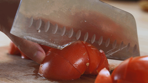 Canh váng đậu nấu nấm cà chua thơm ngon nóng hổi - Ảnh 1.
