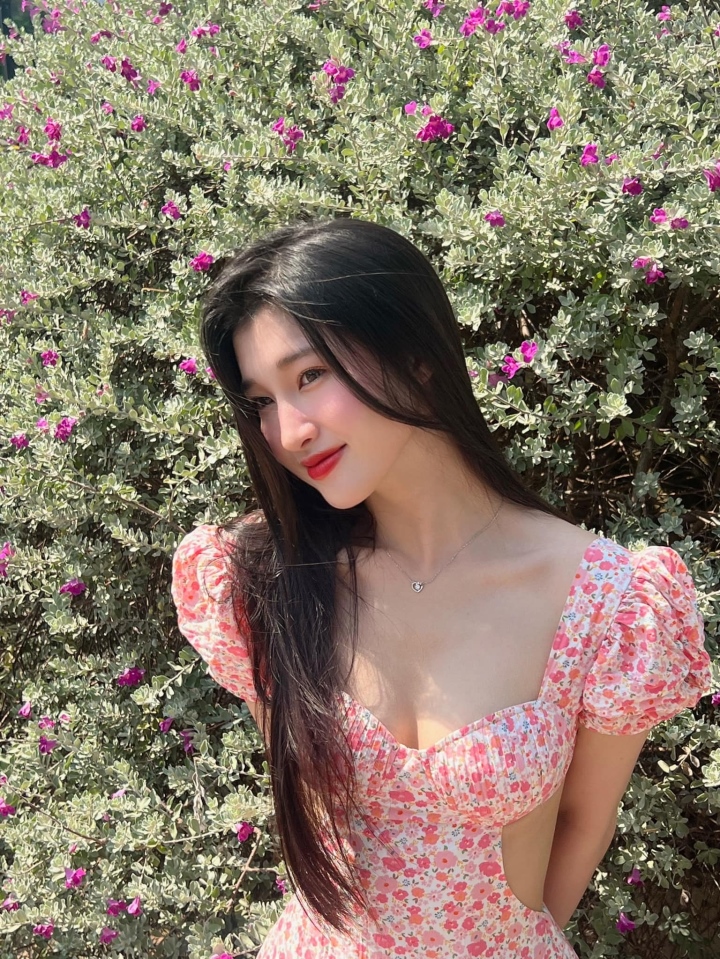 Sao Việt 10/2: 'Cô Xuyến' gợi cảm tuổi 47, Thanh Lam tình tứ bên hôn phu - Ảnh 3. Sao Việt 10/2: 'Cô Xuyến' gợi cảm tuổi 47, Thanh Lam tình tứ bên hôn phu - Ảnh 3.